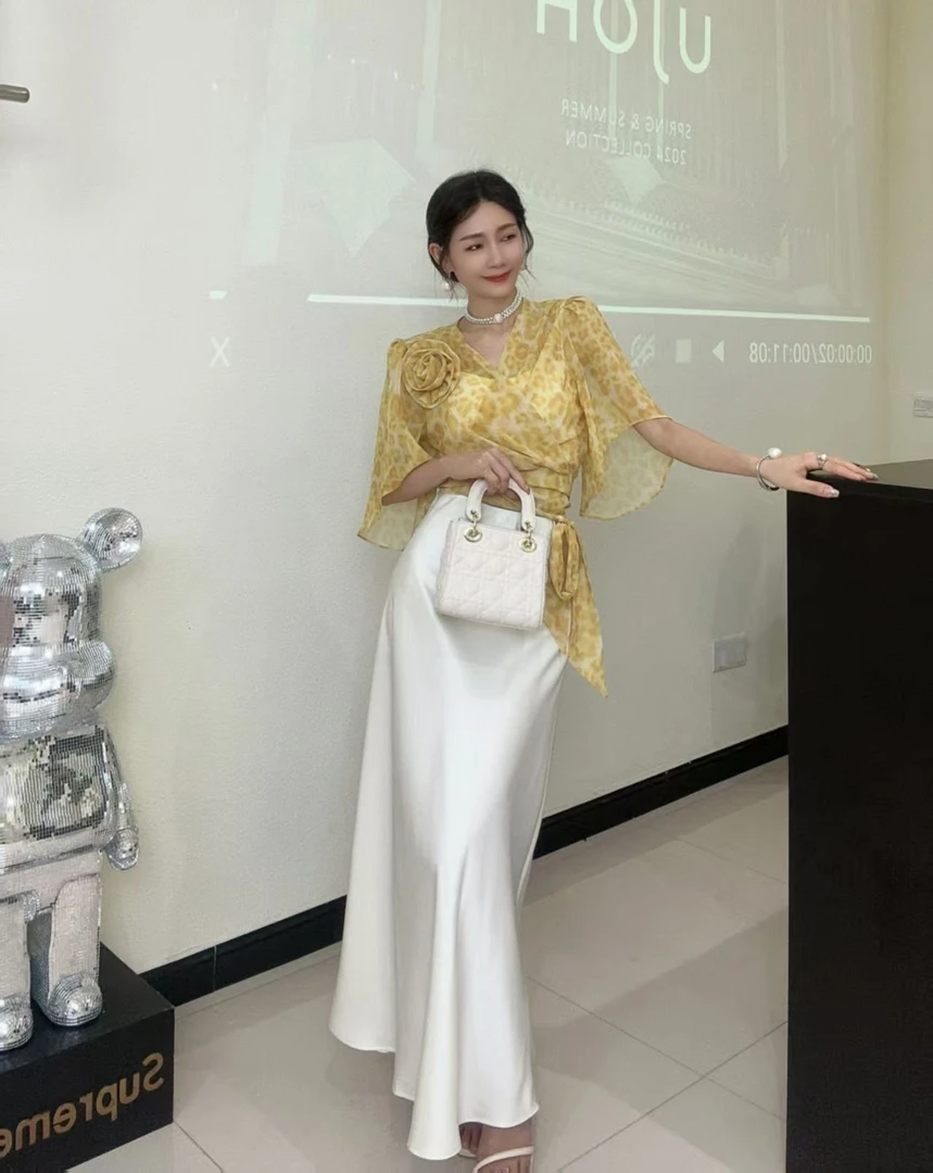 [春歌]气质雪纺上衣女喇叭袖V领质感中袖轻薄花朵高级感V领雪纺女