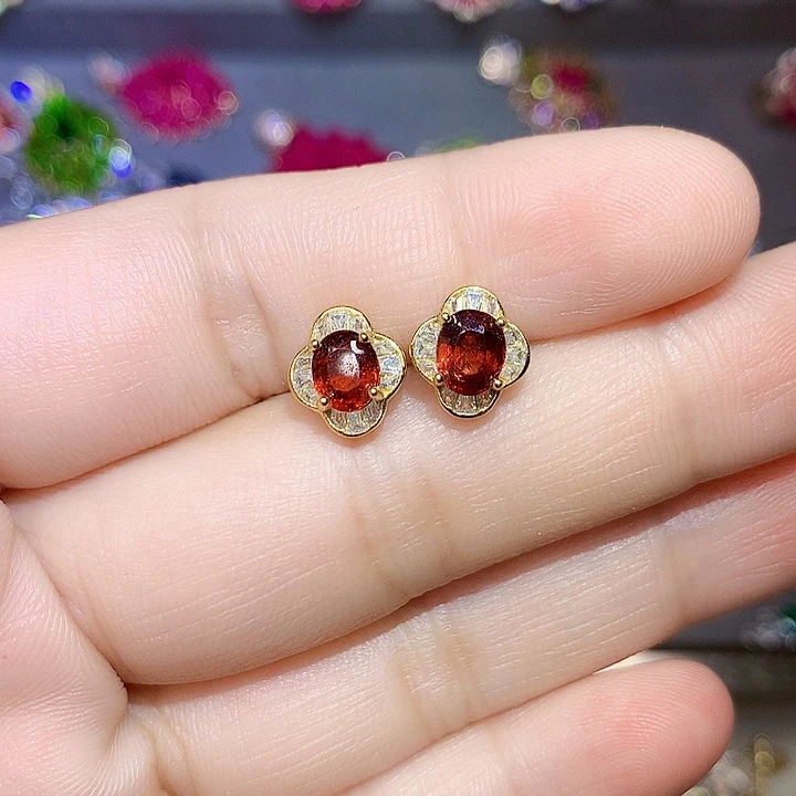 欢***颜尖晶石耳钉银S925镶嵌