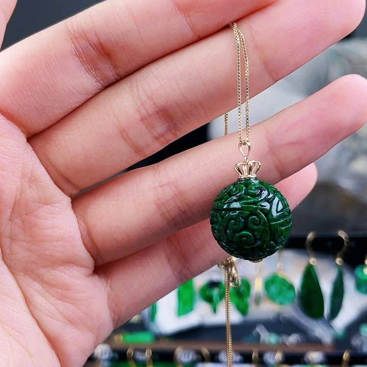 翡翠颈饰18K金镶嵌饰品