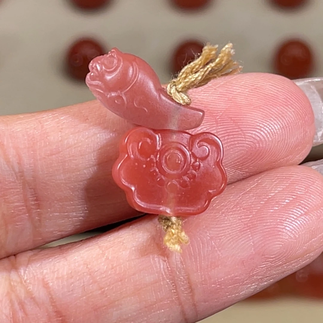 南红玛瑙未镶嵌大黑洞配饰不退换