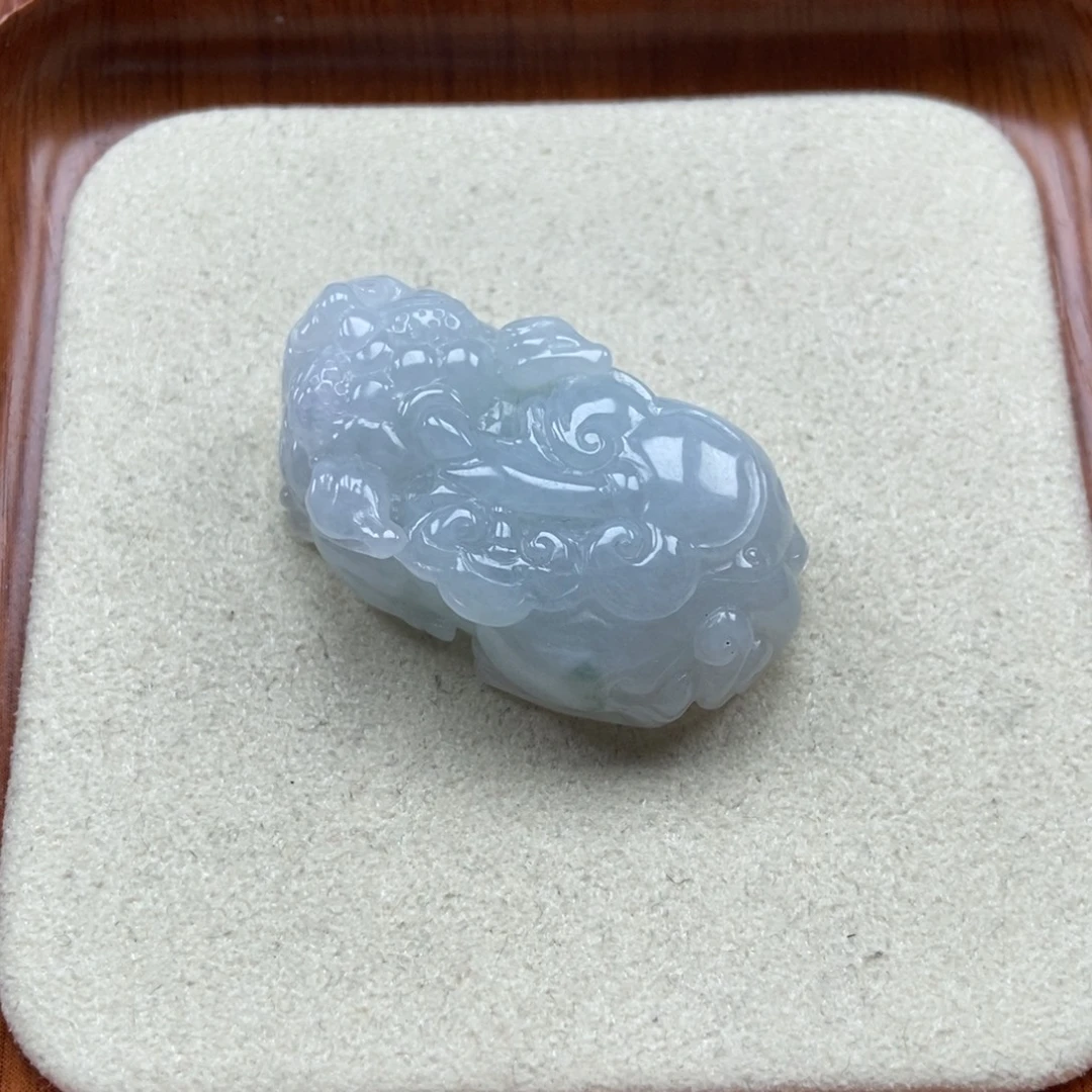 翡翠未镶嵌颈饰如意貔貅