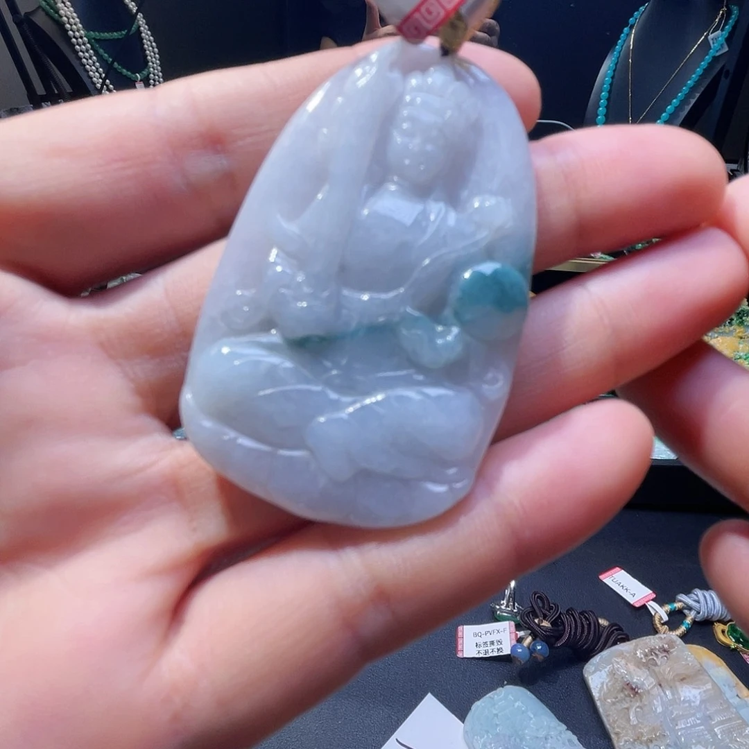 颈饰未镶嵌翡翠一个