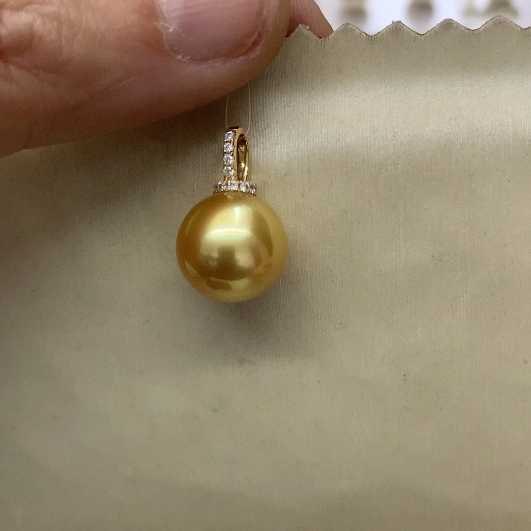 颈饰海水珍珠18K金镶嵌11-12南洋金珠奶嘴吊坠