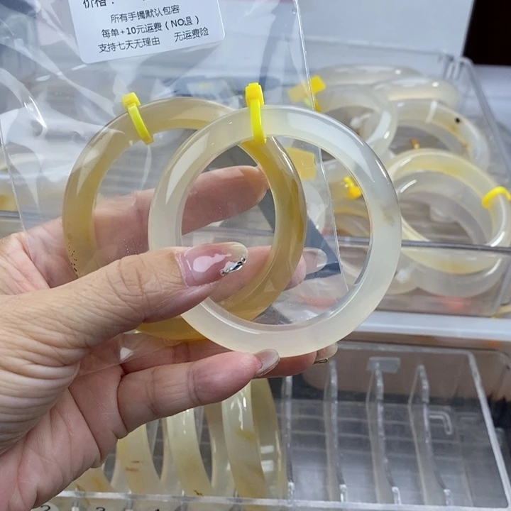 ᶻ****玛瑙/玉髓未镶嵌手镯585