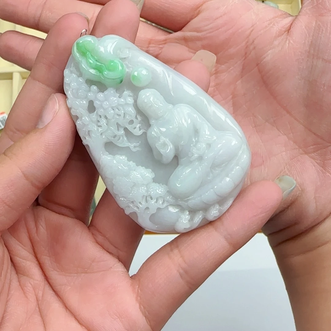 翡翠未镶嵌颈饰阿弥