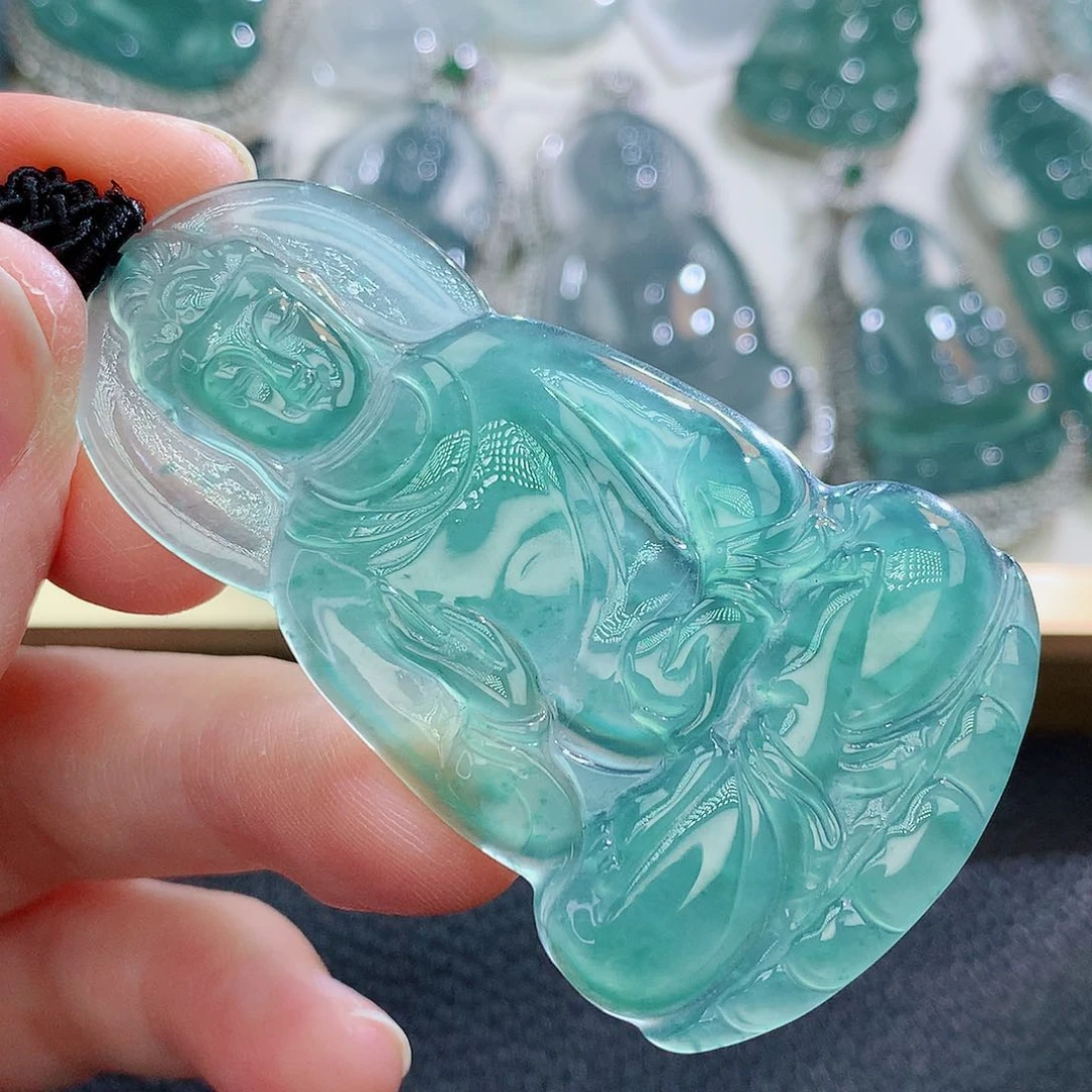 翡翠挂件未镶嵌翡翠