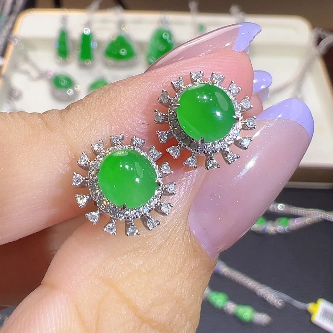 翡翠18K金镶嵌耳钉翡翠