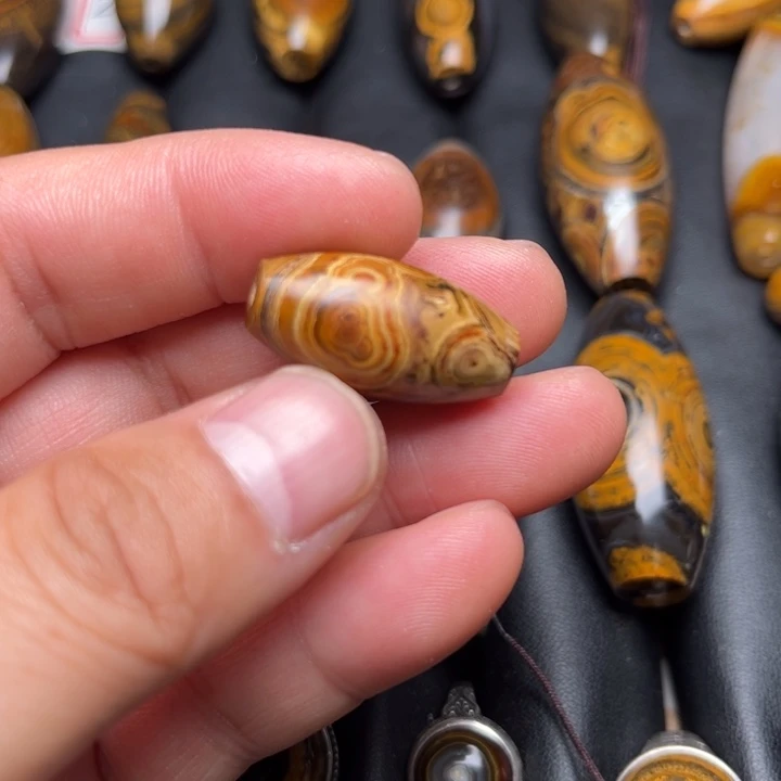 石英质玉珠宝半成品未镶嵌虾*