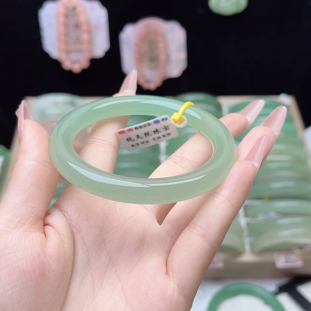 石英质玉未镶嵌手镯60