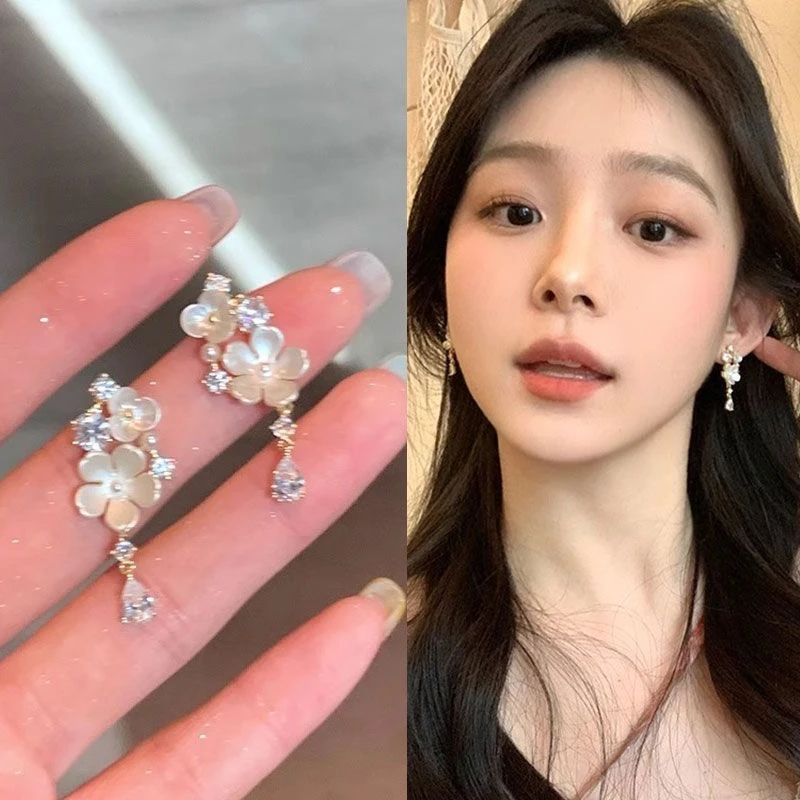 温柔气质春夏超闪小白花耳环2025新款轻奢高级感耳钉大气耳饰品