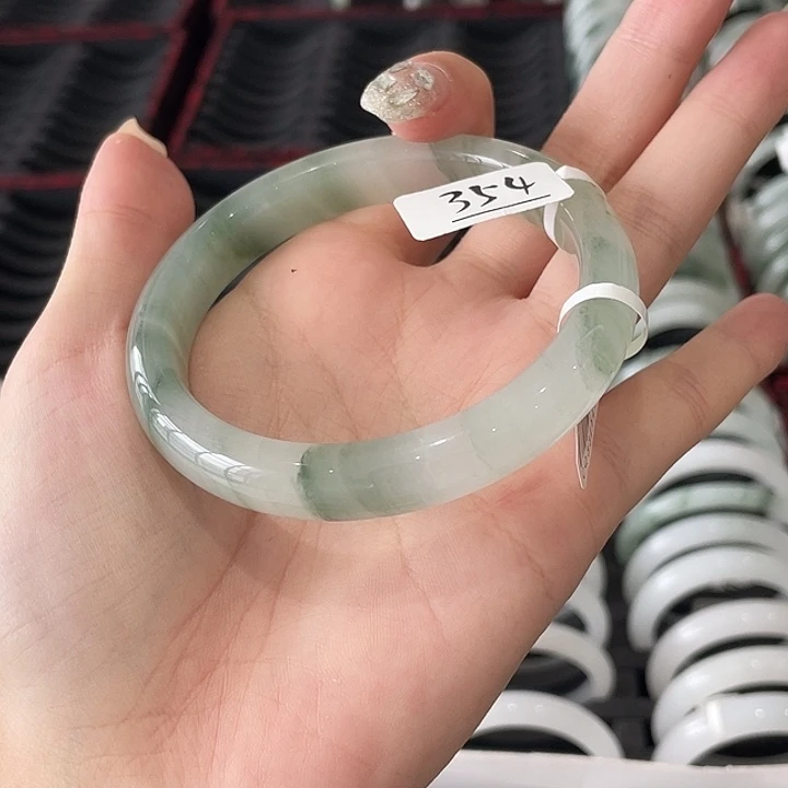 未镶嵌手镯石英岩玉
