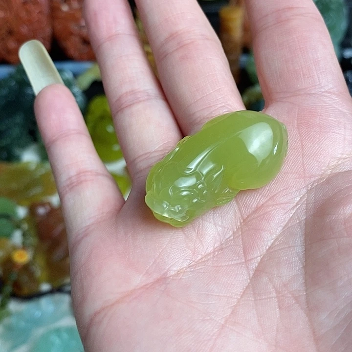 未镶嵌蛇纹石玉颈饰
