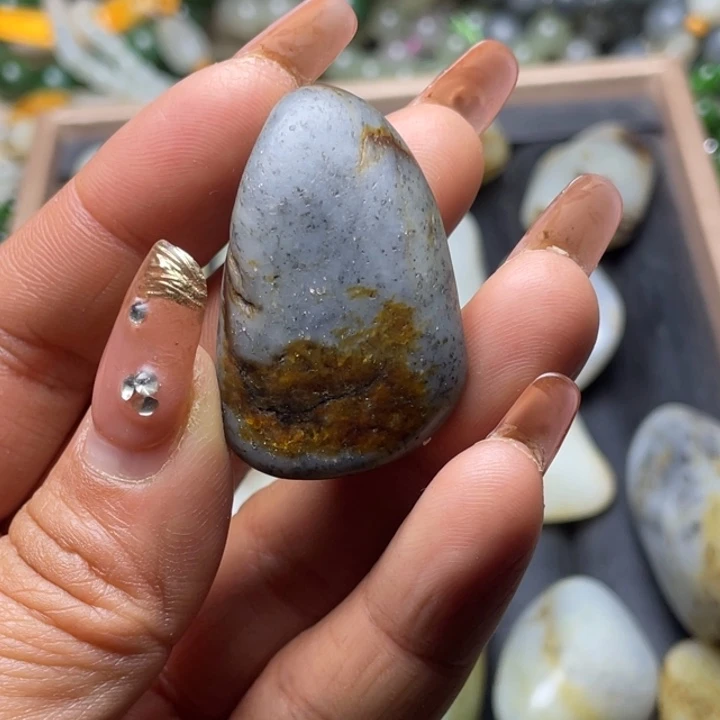 和田玉未镶嵌珠宝奇石