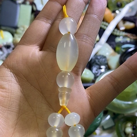 岫玉未镶嵌钥匙扣一个