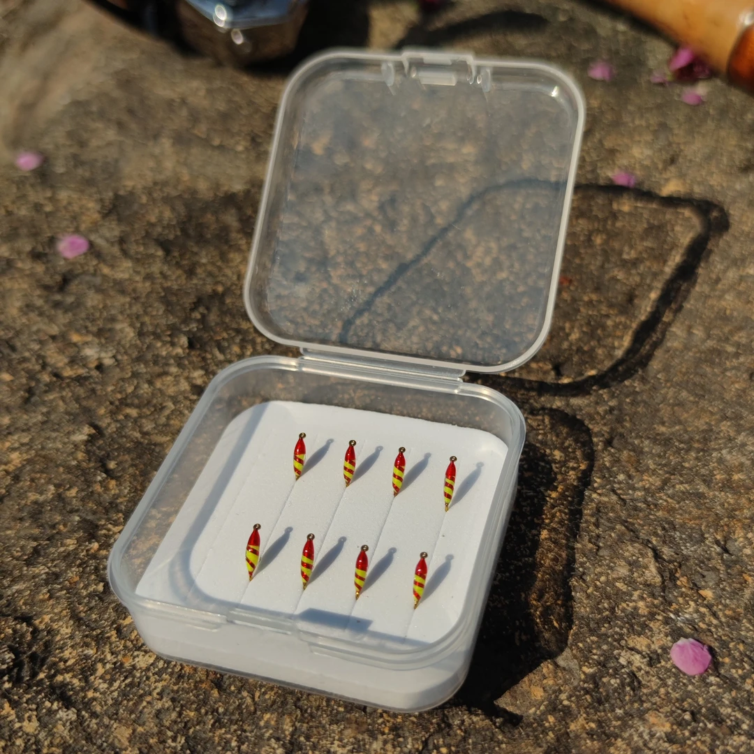 路亚新手若虫飞蝇蚂蚁毒蚊马口翘嘴餐条白条假饵