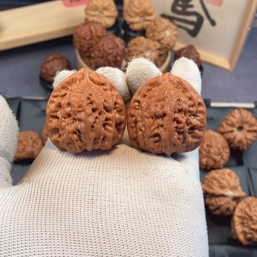 文玩核桃把件主播自盘4个月挂月峰佛肚F001