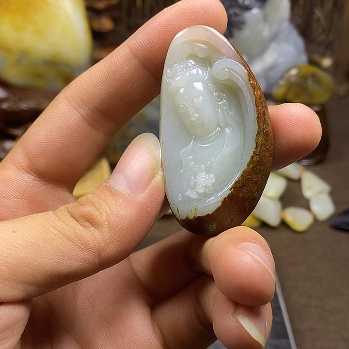 甘***露和田玉未镶嵌把件