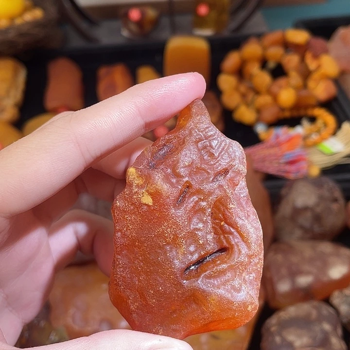 琥珀未镶嵌珠宝奇石