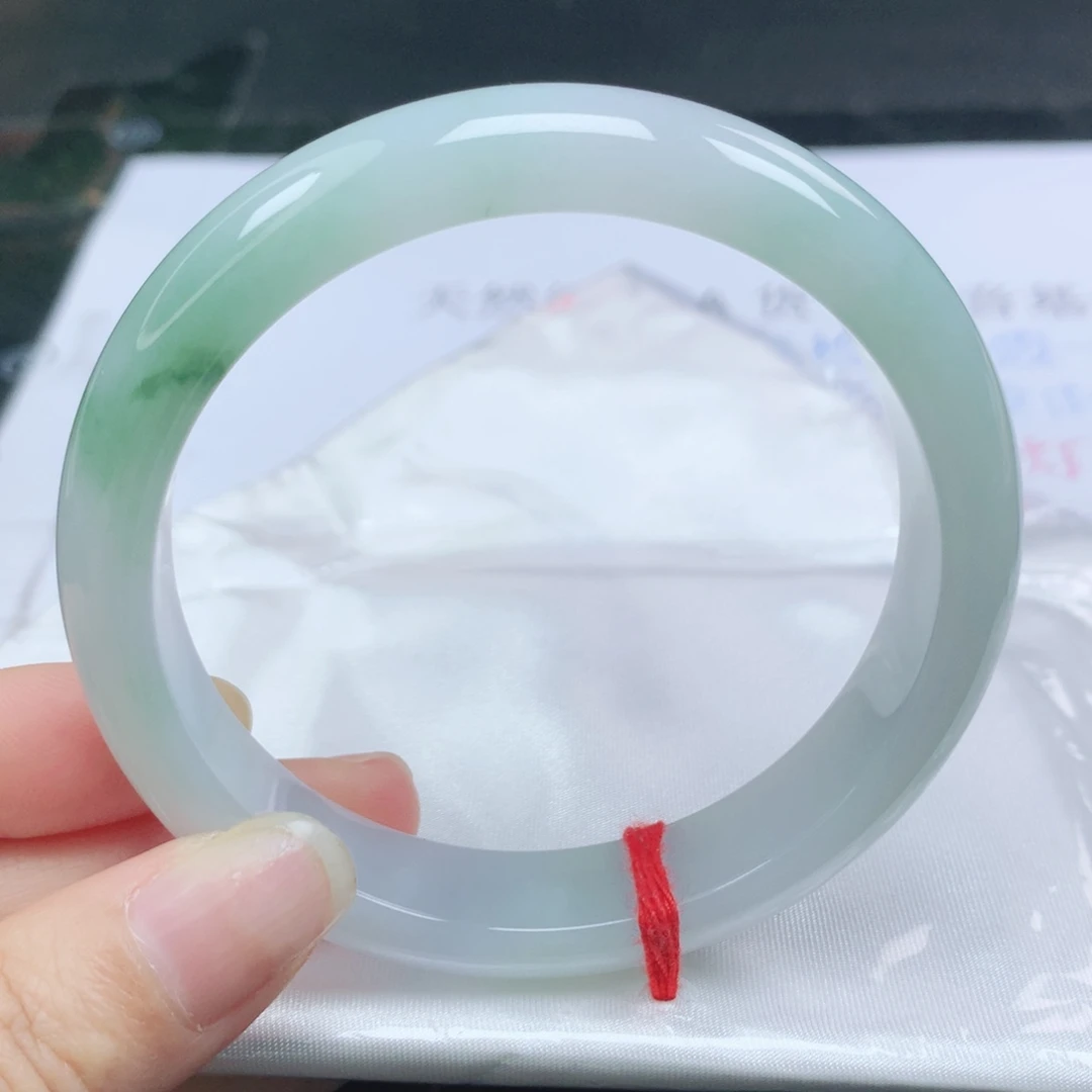 翡翠未镶嵌手镯正