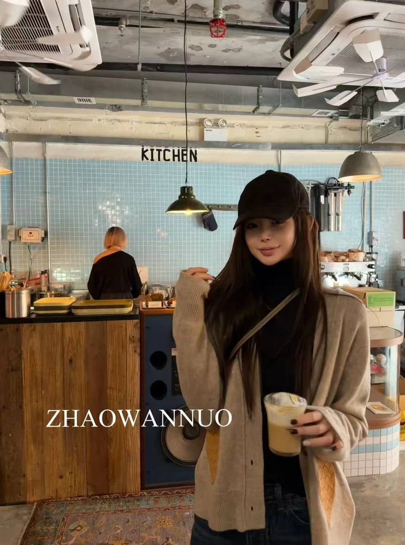 ZHAO WANNUO 丨 BV棕色心形编织贴袋超细精纺全羊毛开衫NC1042