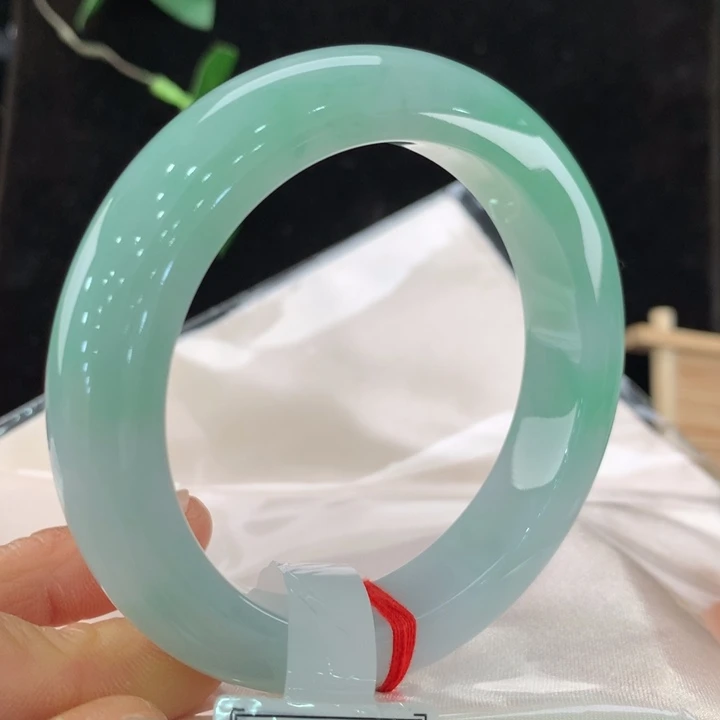 翡翠手镯未镶嵌111-5831