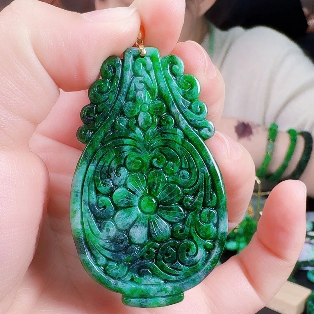 翡翠颈饰18K金镶嵌多样性发一个