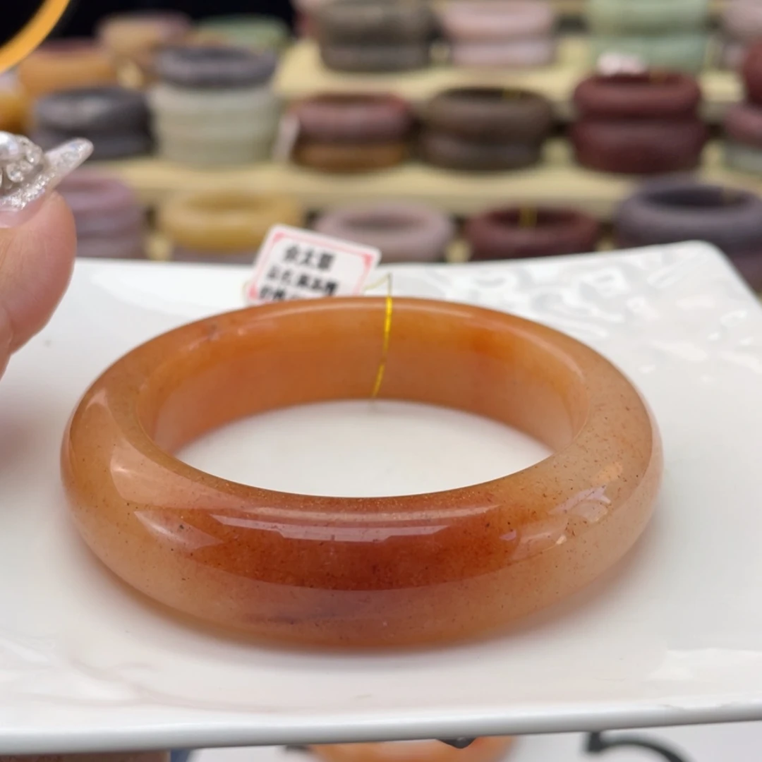 【闪购商品】石英质玉手镯未镶嵌皮****飞