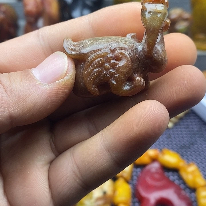 未镶嵌蛇纹石玉颈饰