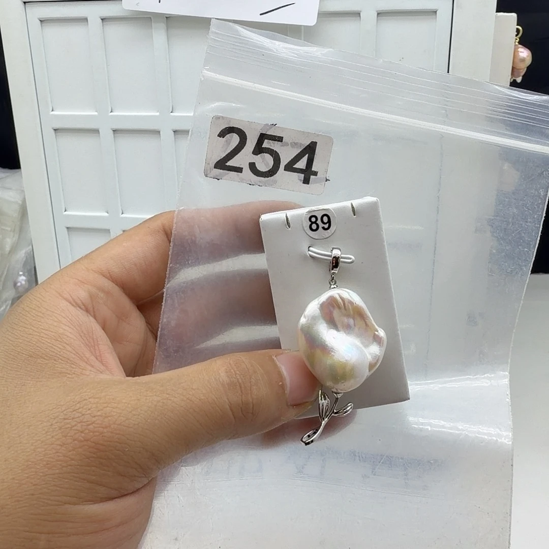 淡水珍珠合金颈饰