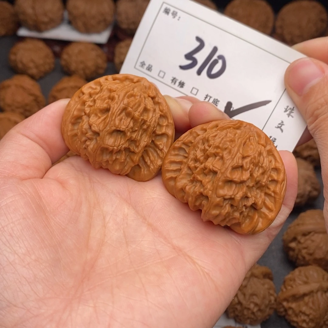 吊坠文玩核桃43正三角白310