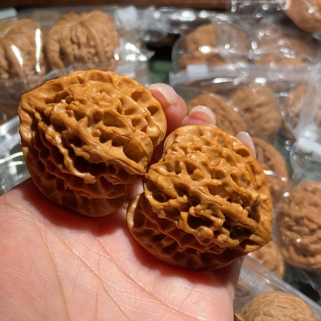 文玩核桃吊坠龙门涧