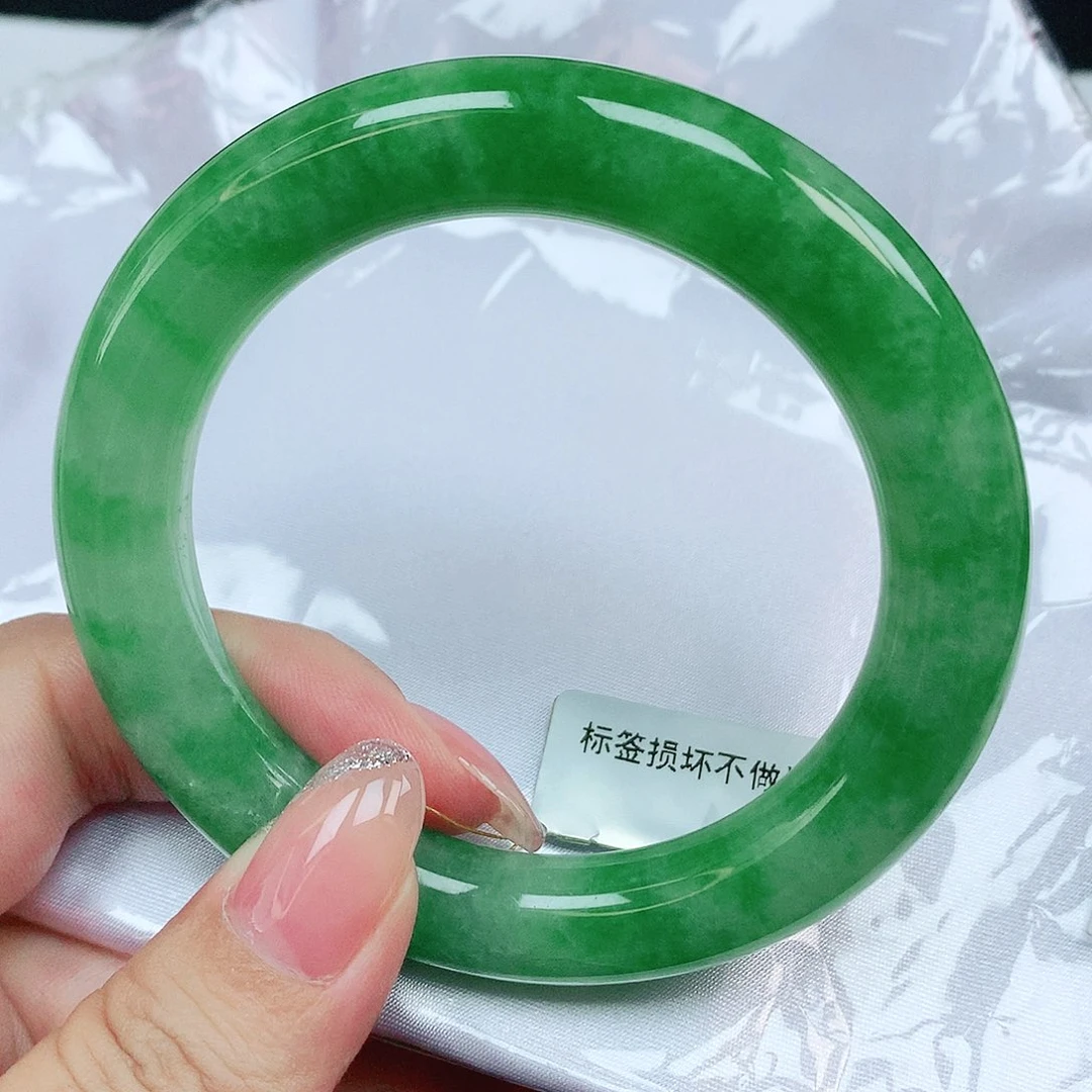 未镶嵌手镯翡翠抖音