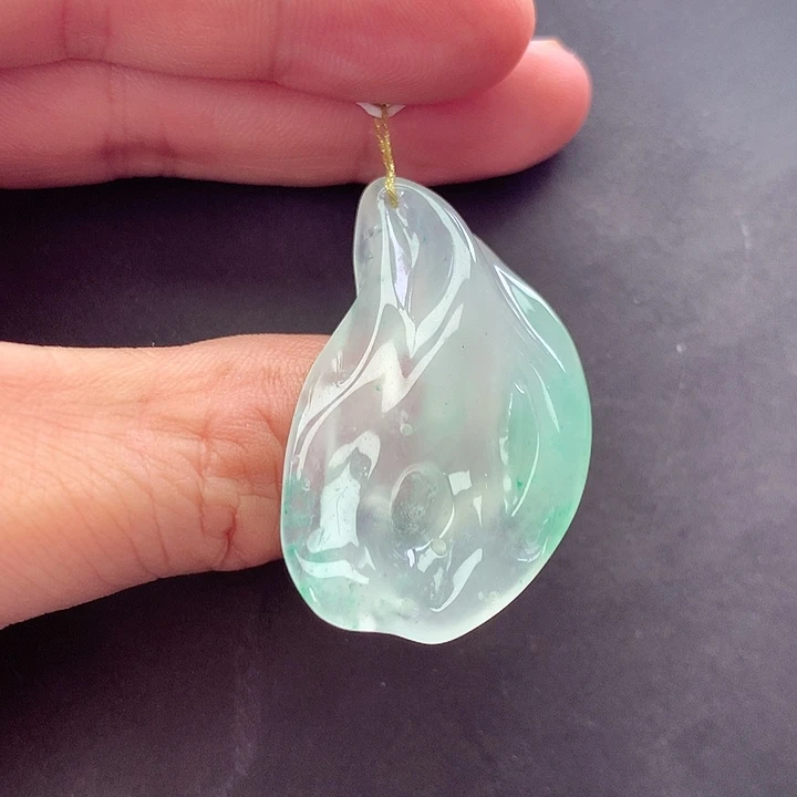 石英质玉未镶嵌颈饰