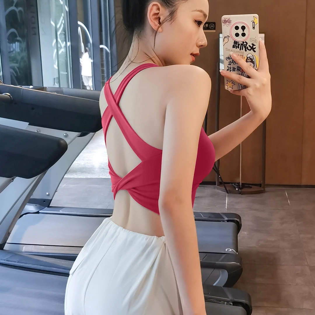 带胸垫瑜伽背心女新款交叉美背辣妹健身普拉提服跑步外穿短款上衣