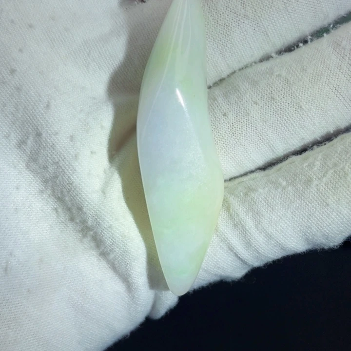 翡翠未镶嵌挂件片料