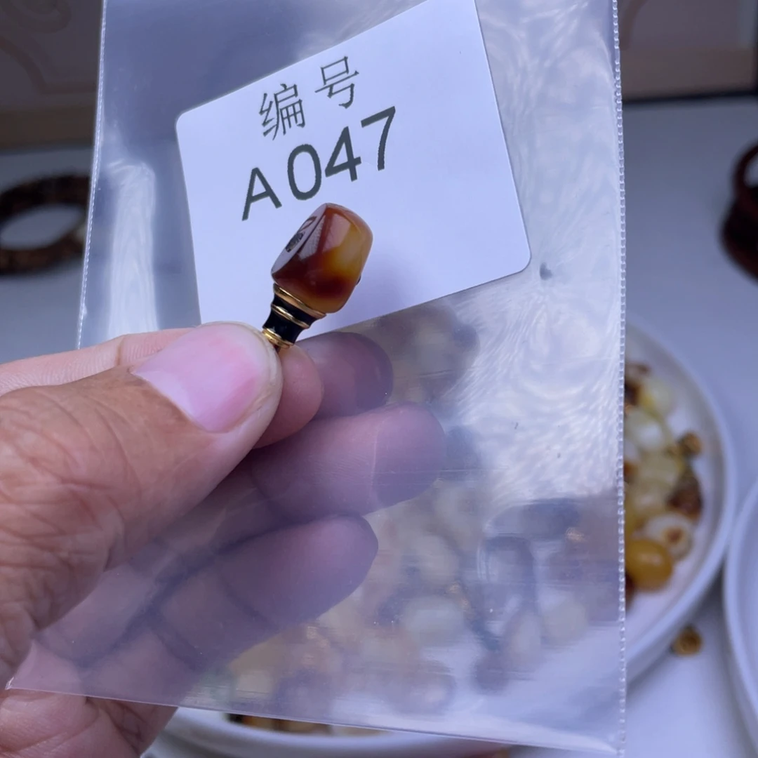 琥珀未镶嵌裸石蜜蜡