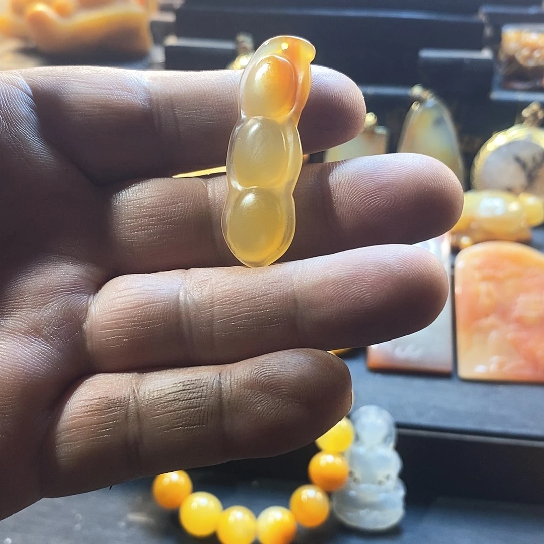 石英质玉（黄龙玉）挂件未镶嵌