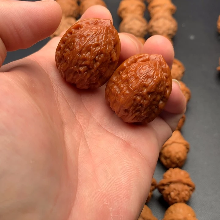 文玩核桃吊坠舍利