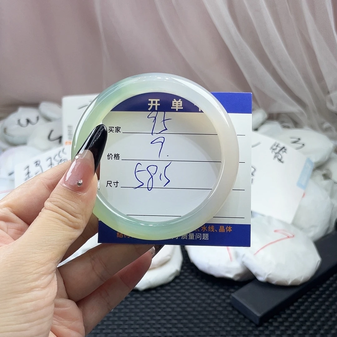 玛瑙/玉髓未镶嵌手镯95