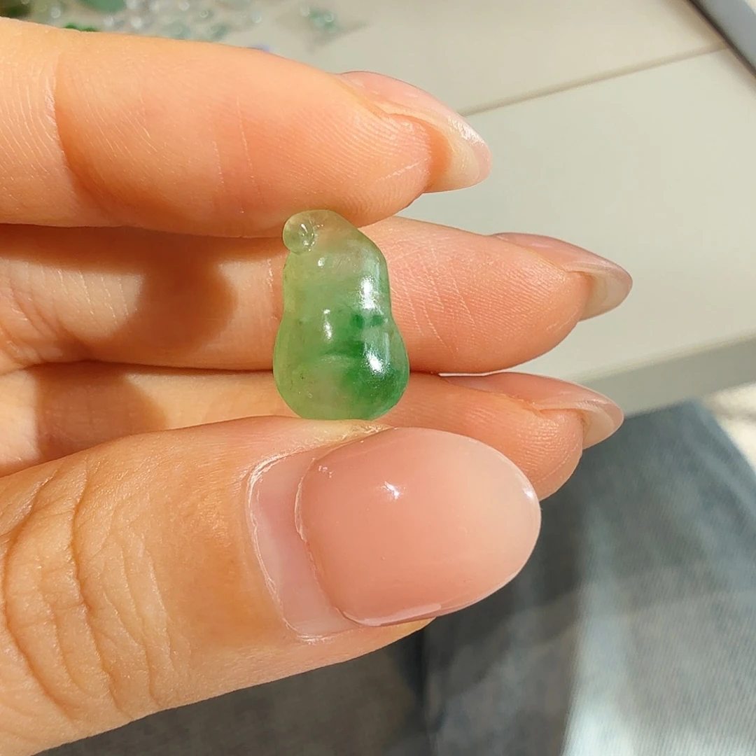 翡翠未镶嵌颈饰缅甸翡翠 冰飘绿葫芦卡14.5