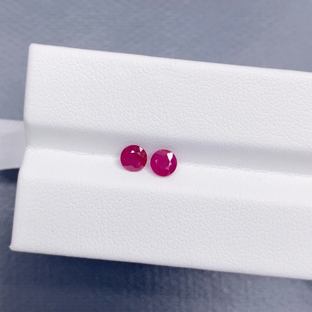 裸石未镶嵌红宝石c****·共0.66克拉 圆4mm