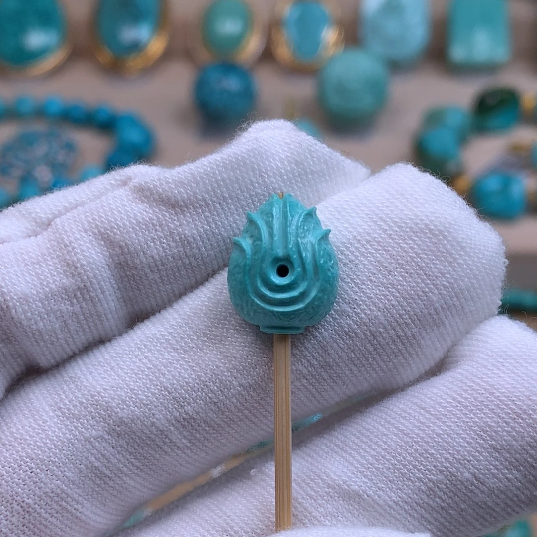 绿松石未镶嵌珠宝奇石