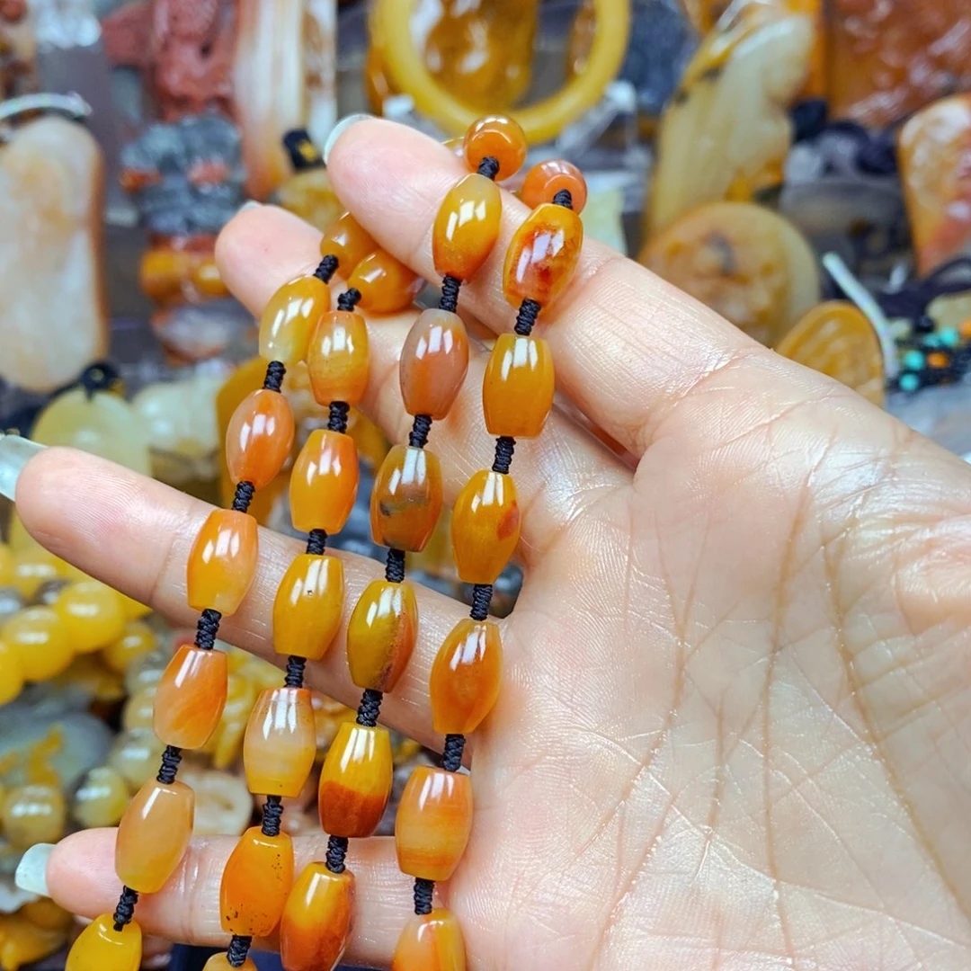 石英质玉（黄龙玉）未镶嵌颈饰