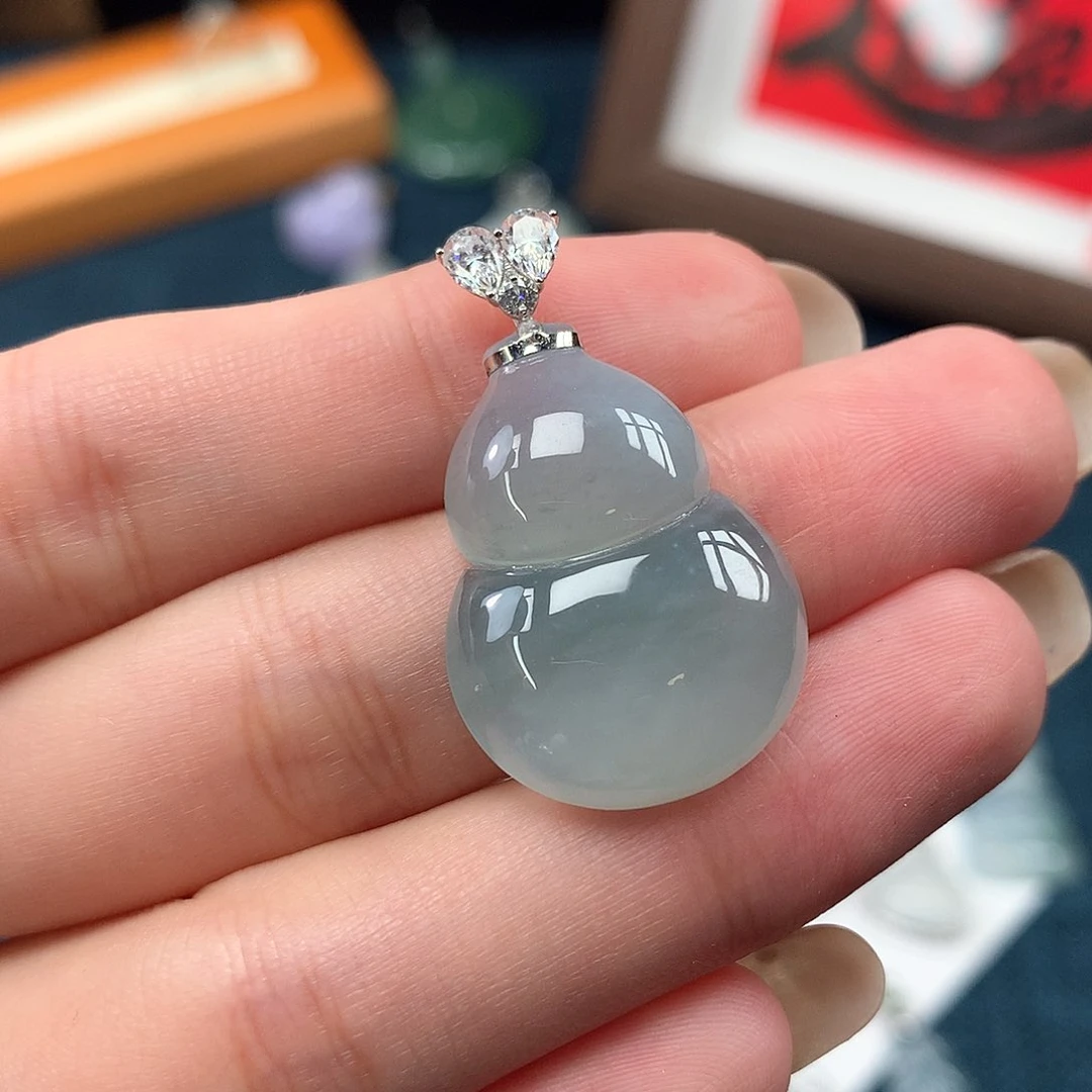 吊坠(不含链)18K金镶嵌翡翠