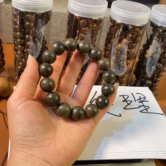 老山檀香微瑕1.5阴沉