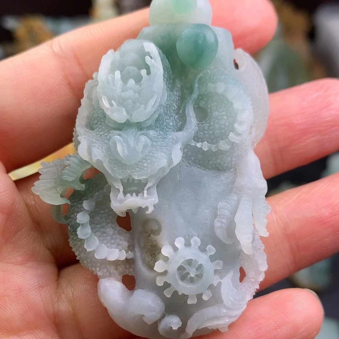定制翡翠未镶嵌龙柱