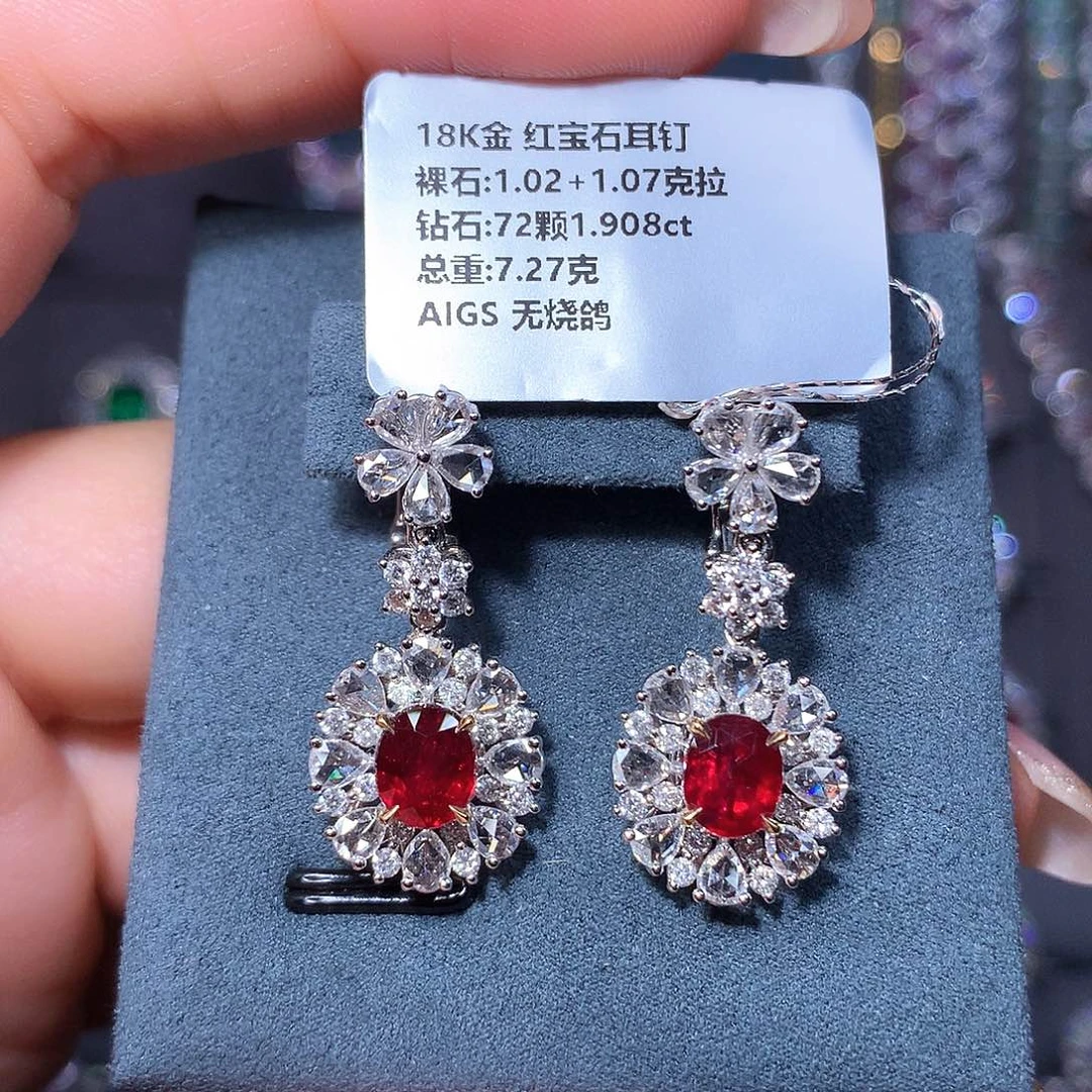 红宝石耳饰18K金镶嵌