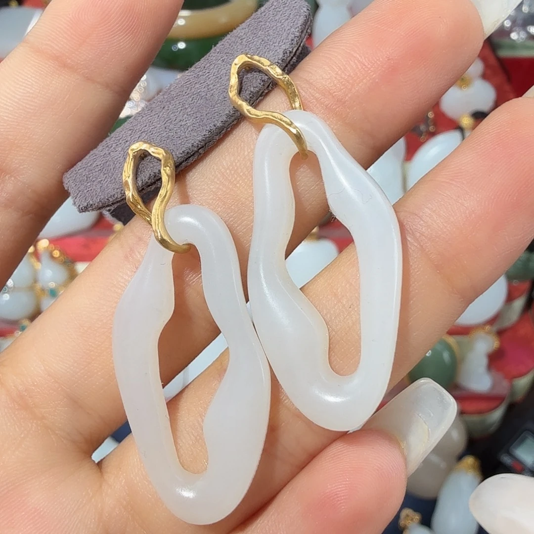 和田玉18K金镶嵌颈饰