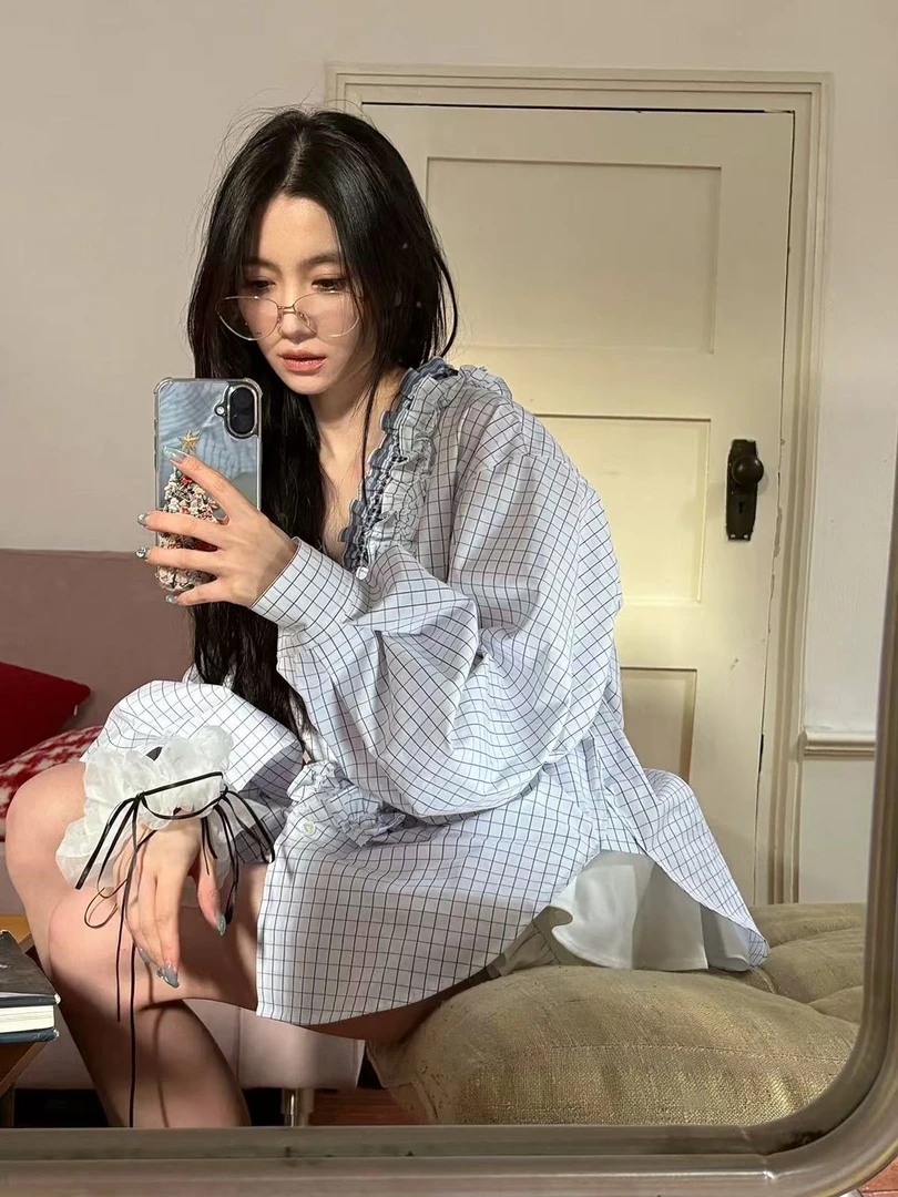 路一.韩国 Seoul  法式层叠木耳边领格子衬衫小众设计独特上衣