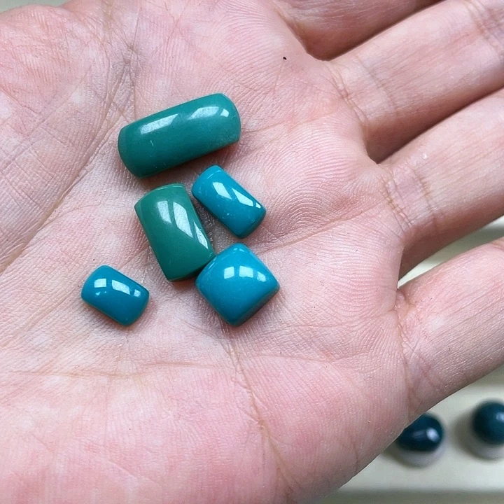 未镶嵌绿松石珠宝奇石
